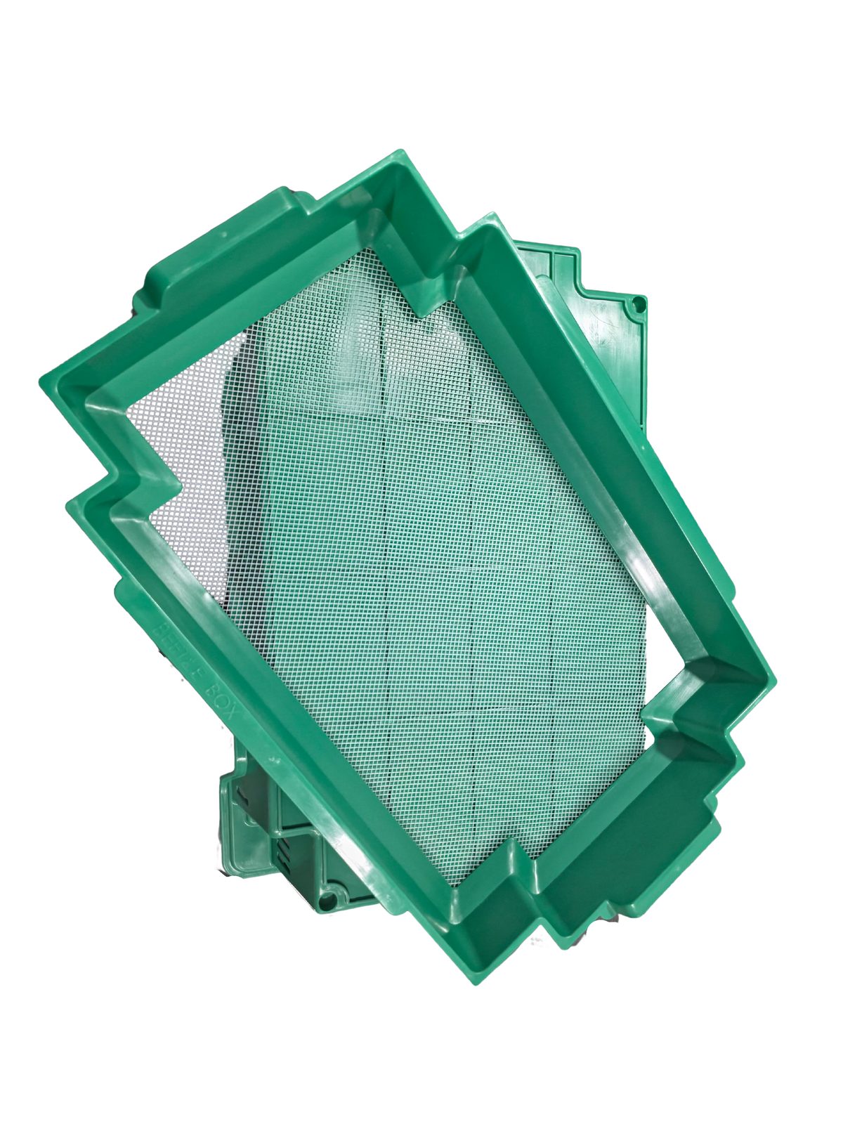 Caja de plástico BIO-CRATES con rejilla de malla verde colocada en el interior