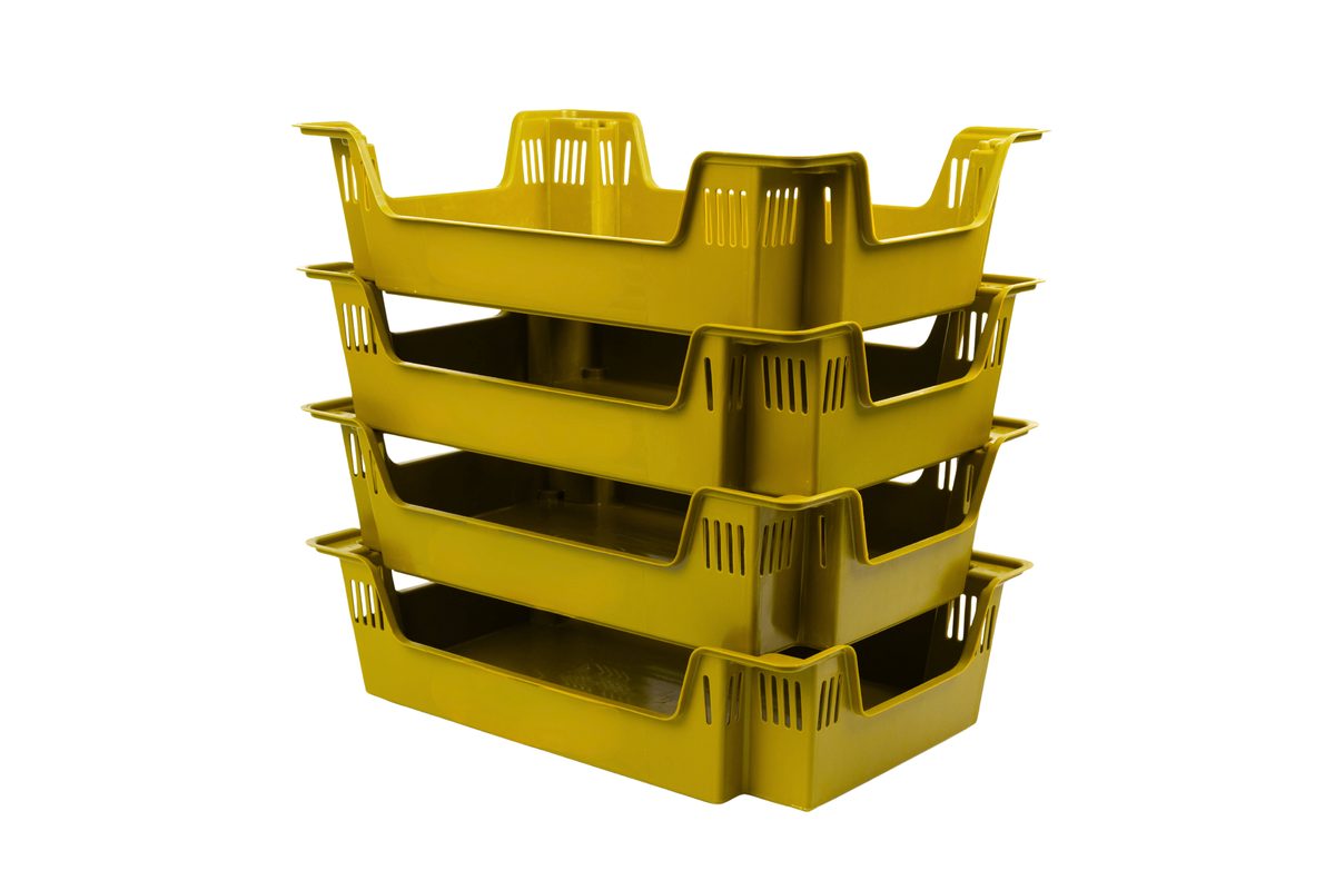 Cajas agrícolas retornables amarillas apiladas para recolección y crate pooling, BIO-CRATES